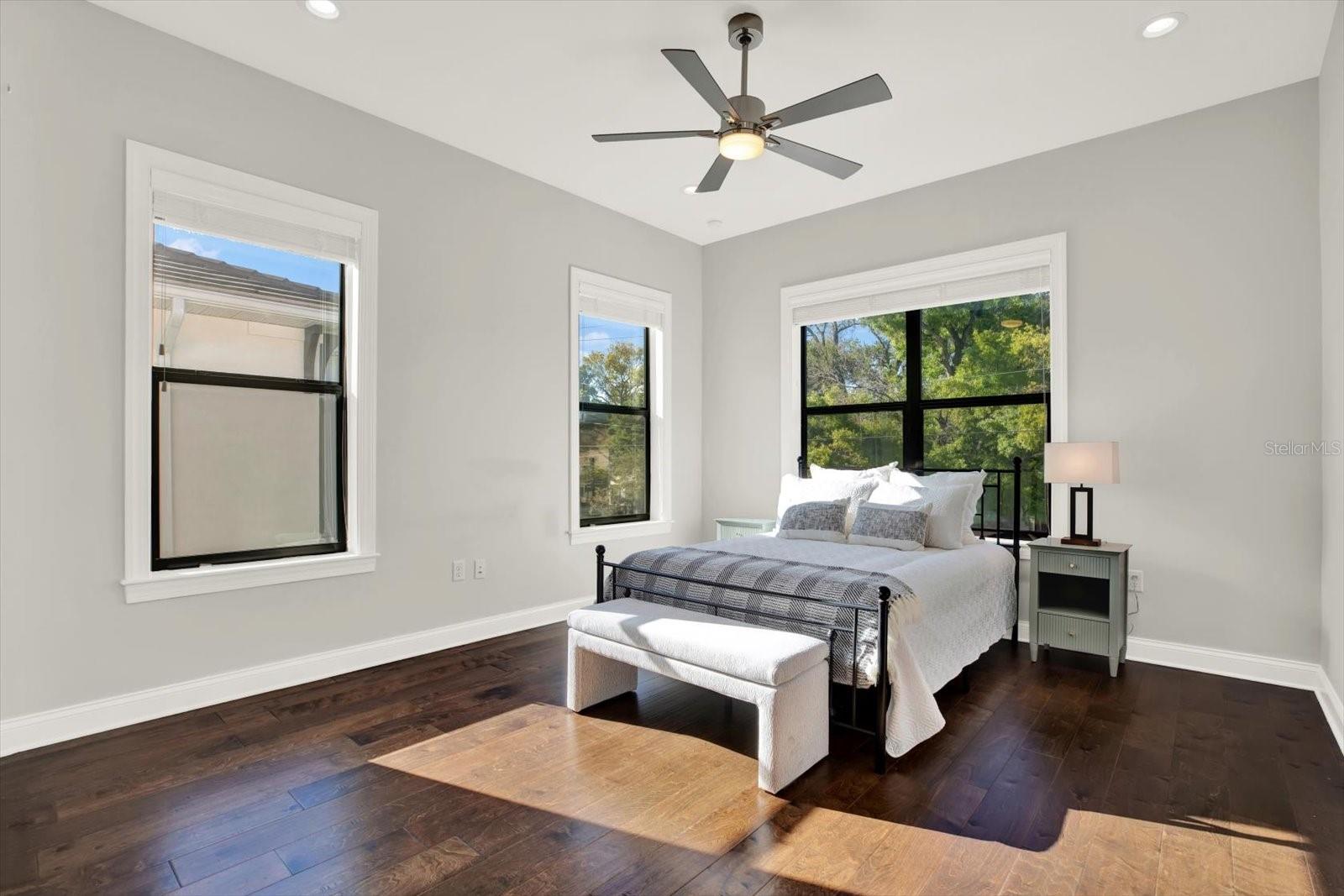 Image 33 of 51 For 3600 San Luis Street