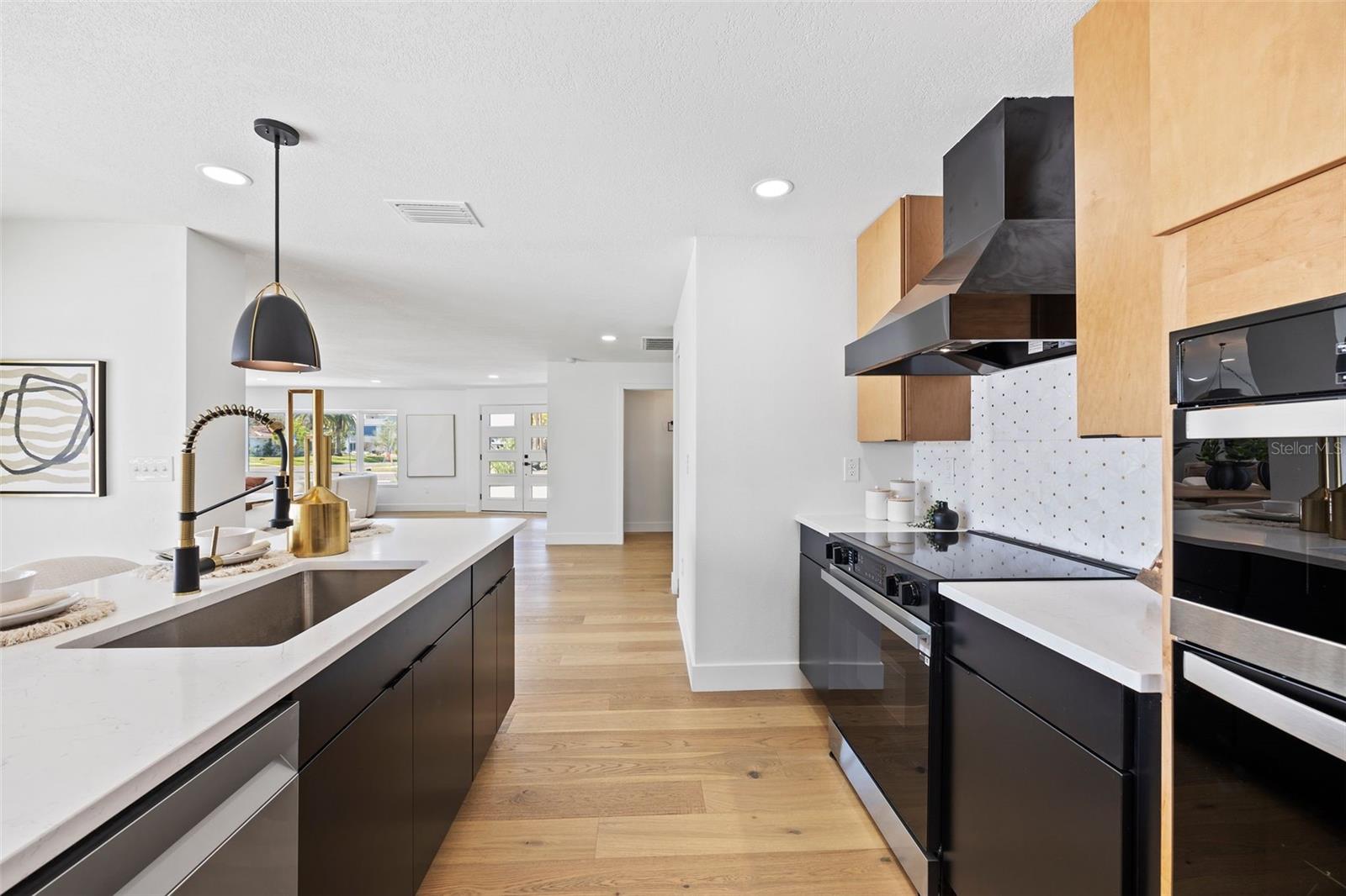 Image 16 of 42 For 475 Island Way