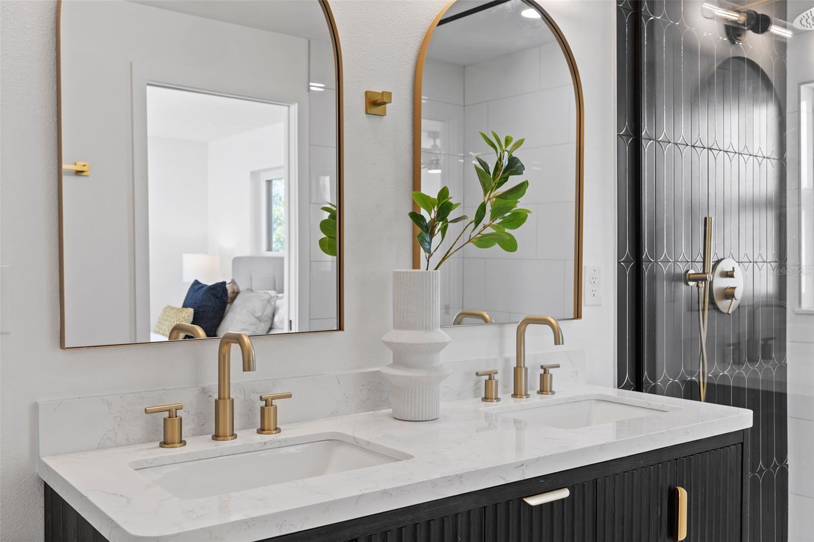 Image 22 of 42 For 475 Island Way