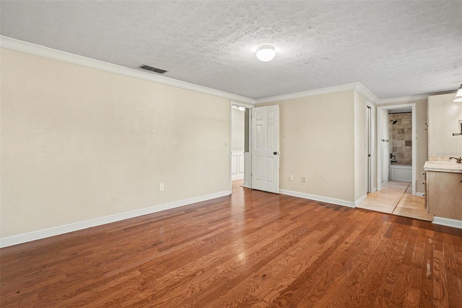 Image 21 of 32 For 1310 Country Elm Court