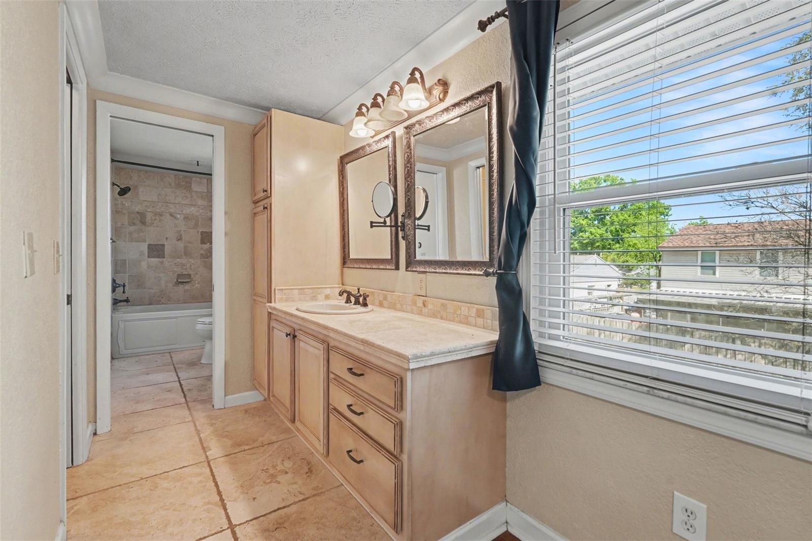 Image 22 of 32 For 1310 Country Elm Court