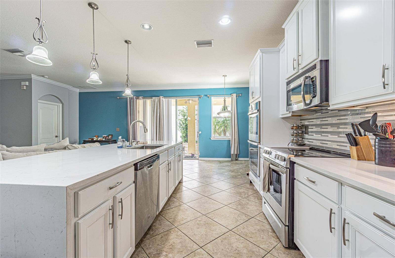 Listing photo id 9 for 10627 Scenic Hollow Drive