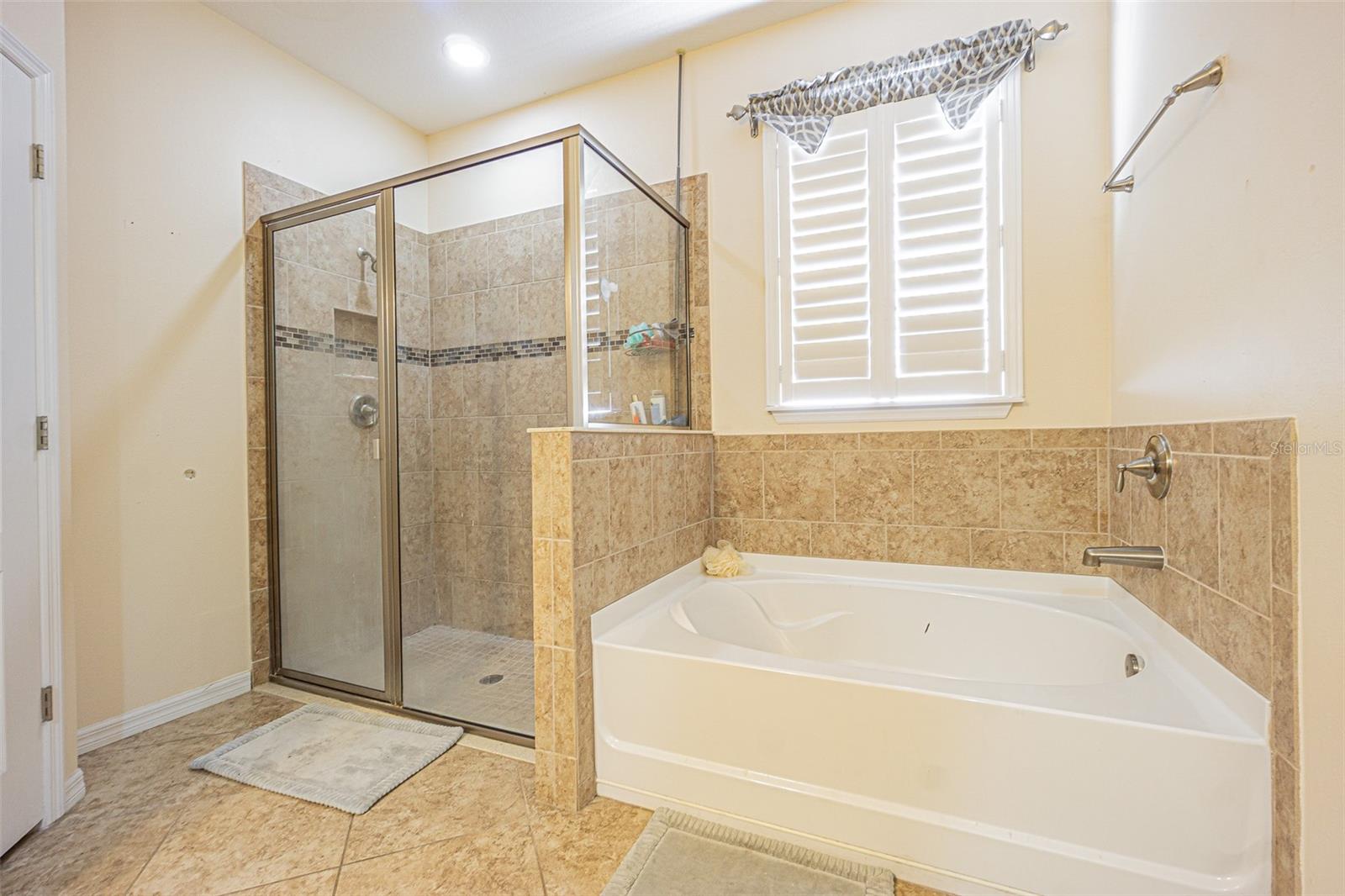 Listing photo id 12 for 10627 Scenic Hollow Drive