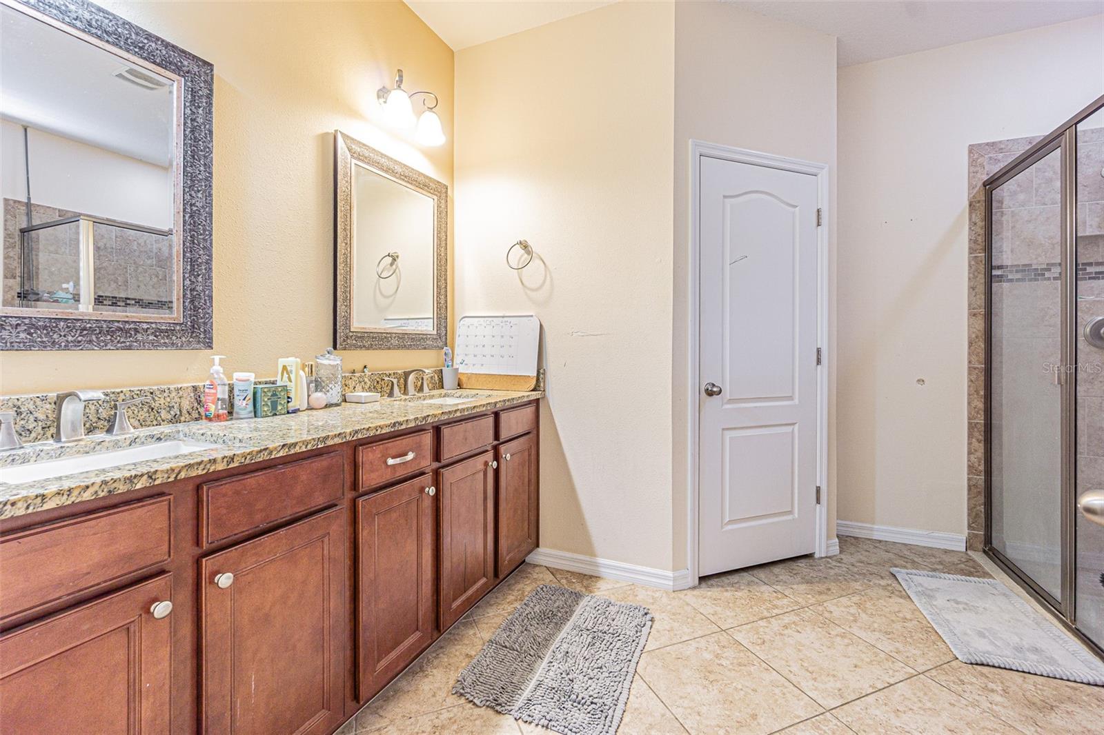 Listing photo id 13 for 10627 Scenic Hollow Drive