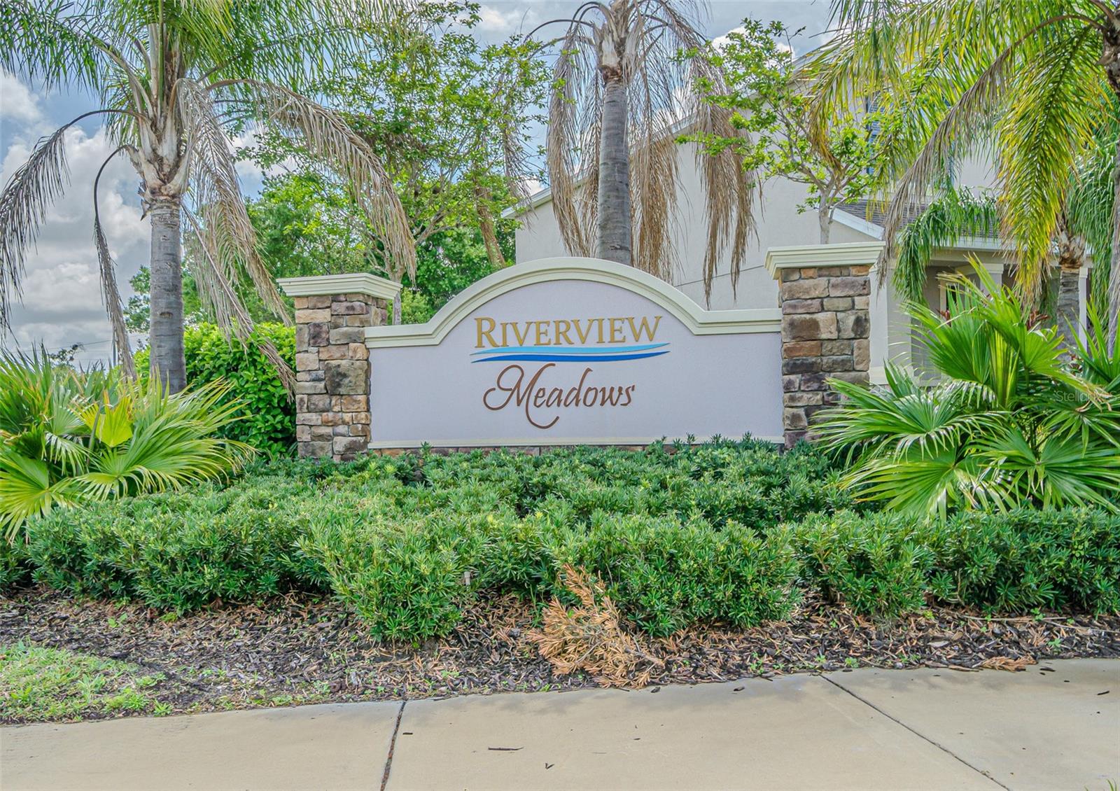 Listing photo id 0 for 10627 Scenic Hollow Drive