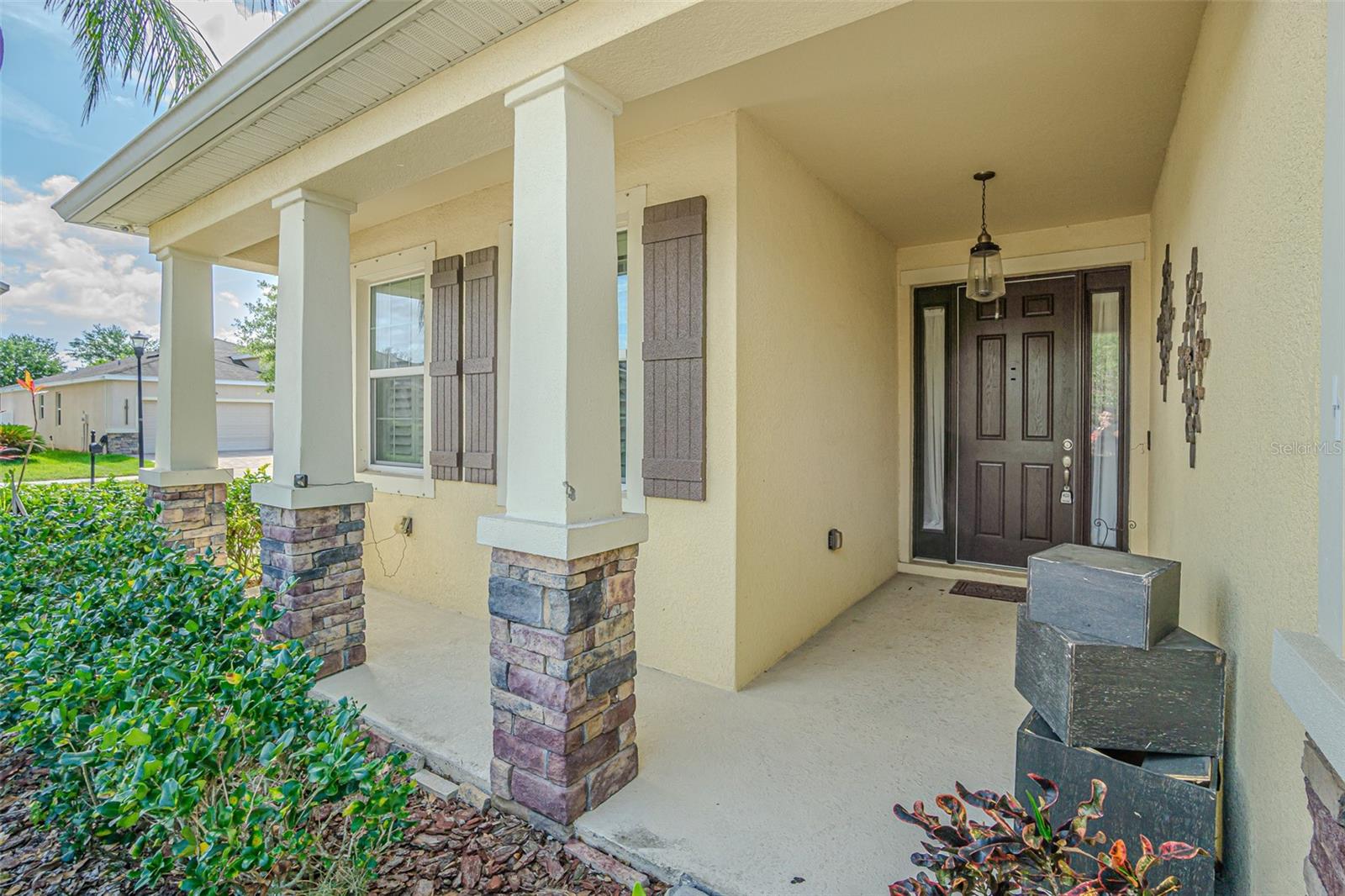 Listing photo id 1 for 10627 Scenic Hollow Drive