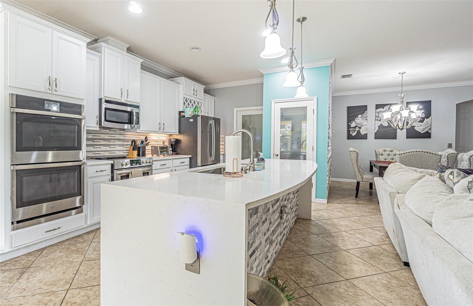 Listing photo id 2 for 10627 Scenic Hollow Drive