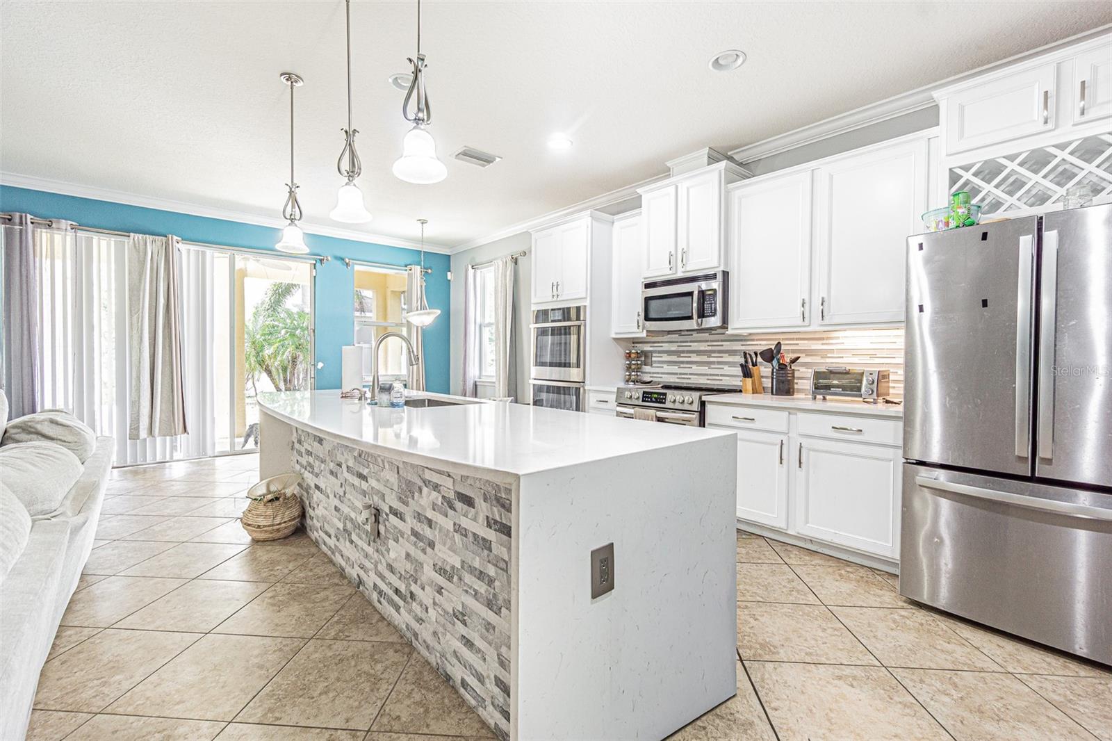 Listing photo id 4 for 10627 Scenic Hollow Drive