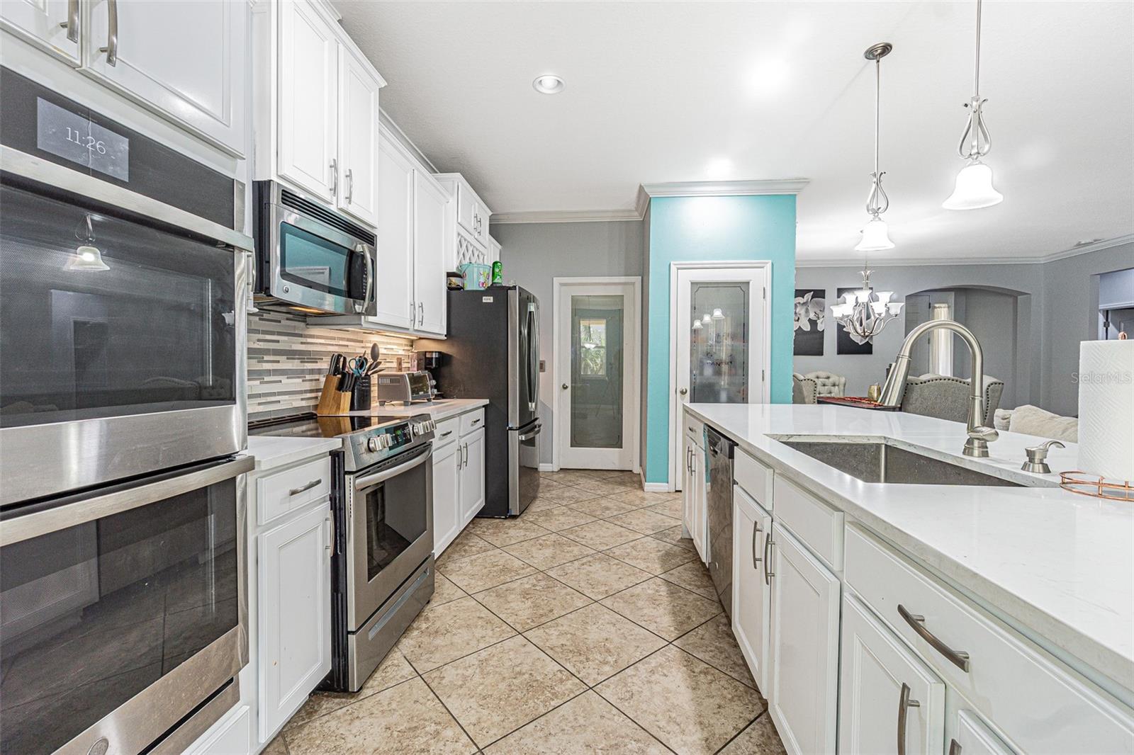 Listing photo id 5 for 10627 Scenic Hollow Drive