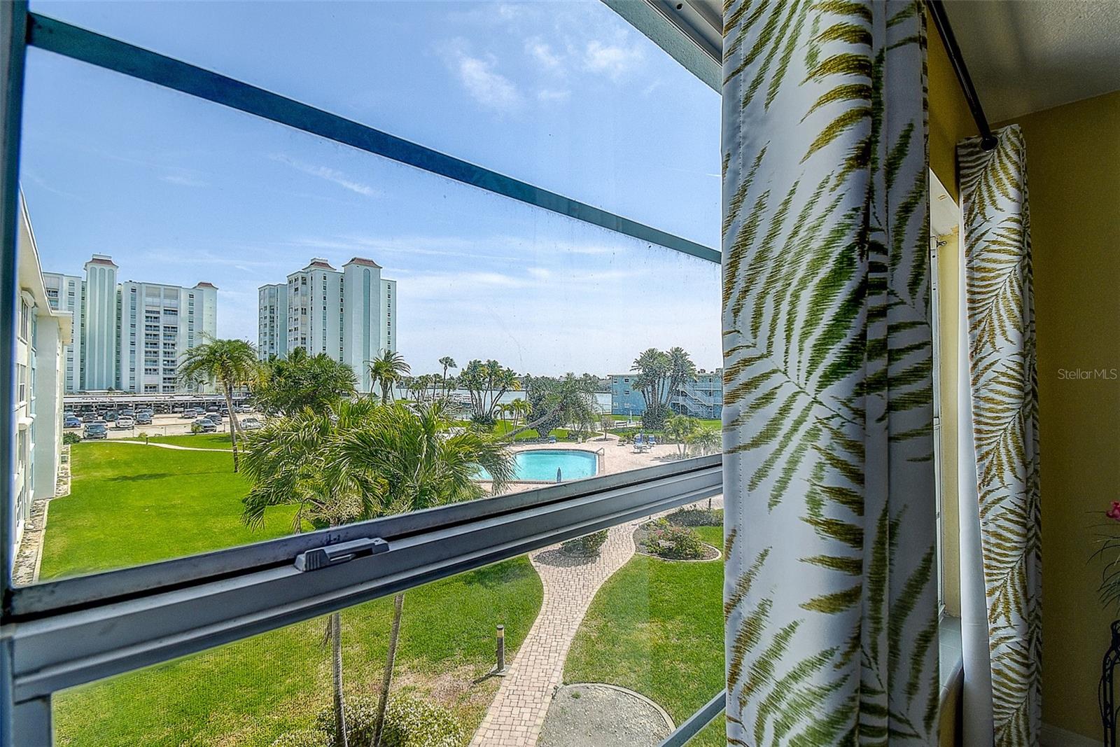 Image 12 of 29 For 6363 Gulf Winds Drive 327