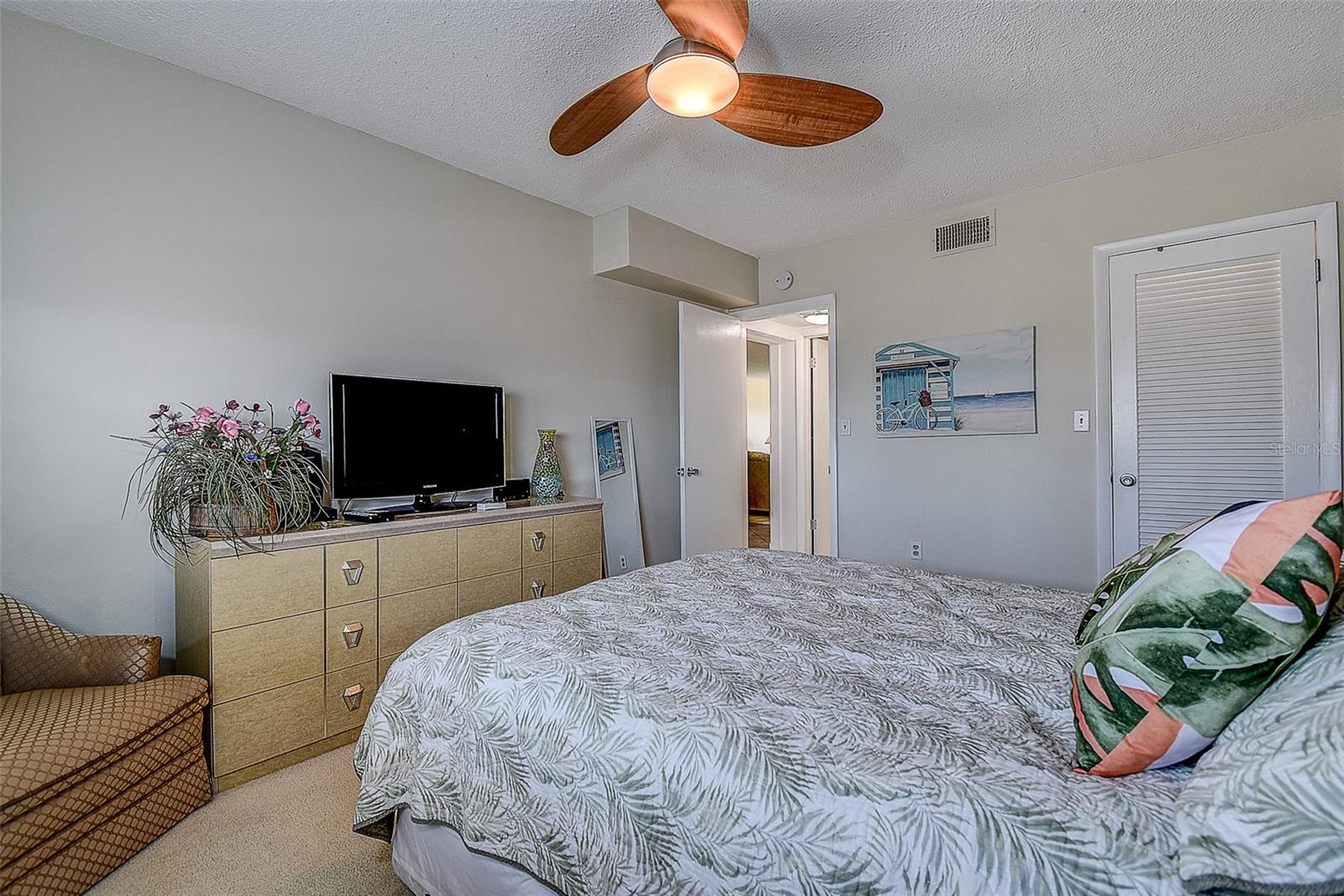 Image 14 of 29 For 6363 Gulf Winds Drive 327