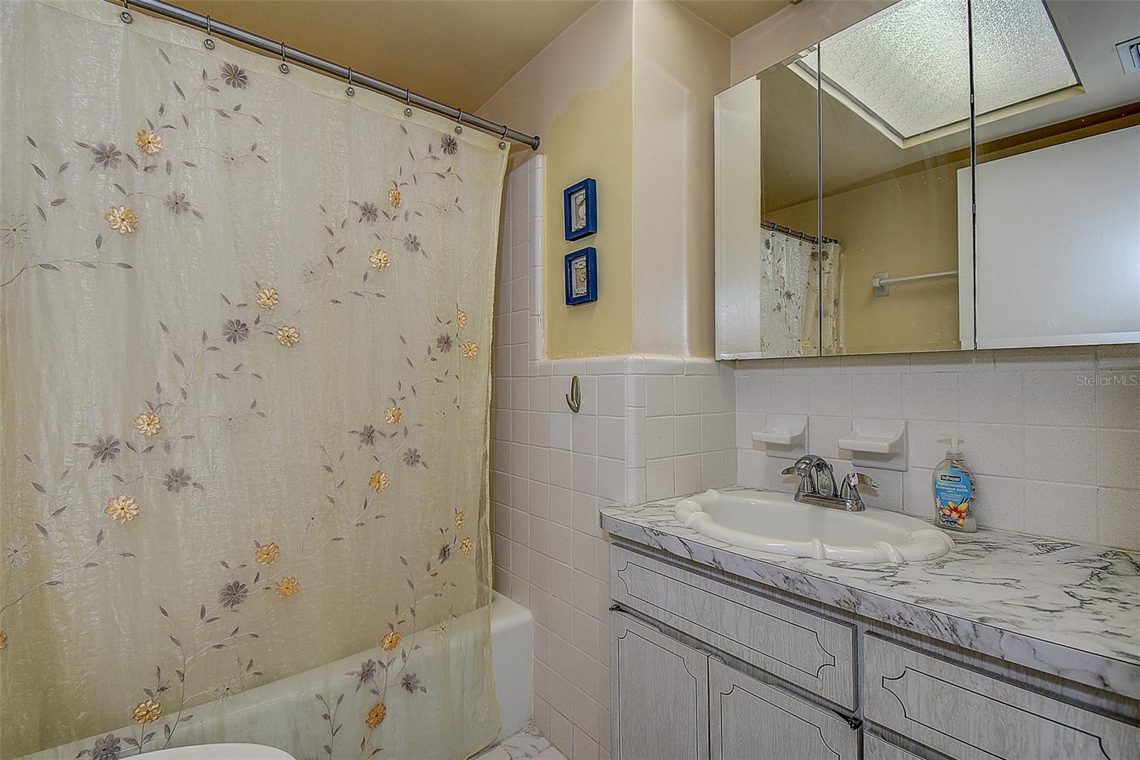 Image 17 of 29 For 6363 Gulf Winds Drive 327