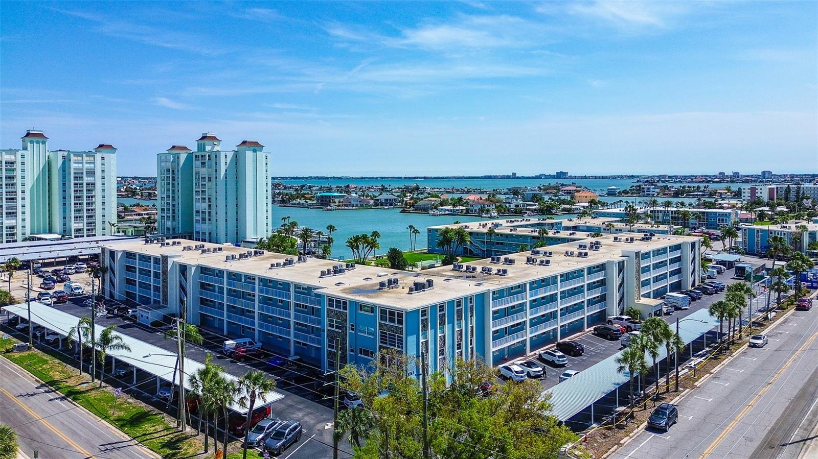 Image 21 of 29 For 6363 Gulf Winds Drive 327