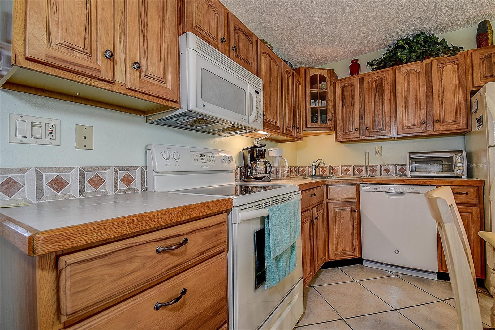 Image 7 of 29 For 6363 Gulf Winds Drive 327