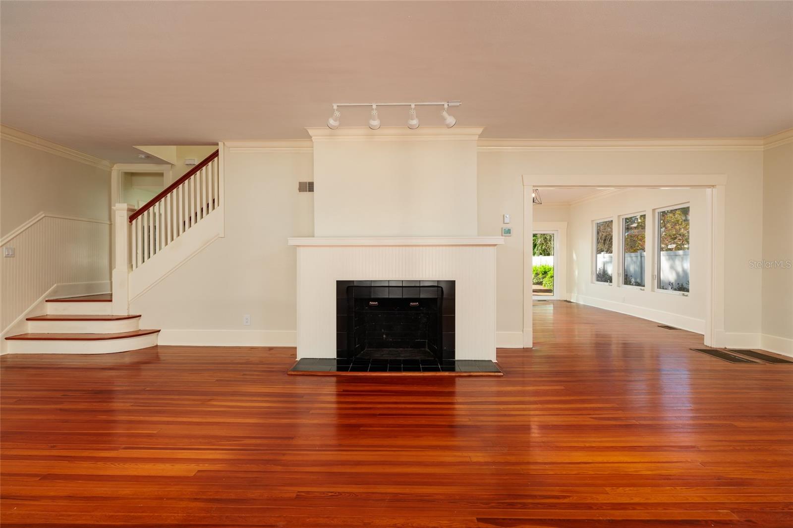 Image 11 of 46 For 756 17th Avenue Ne