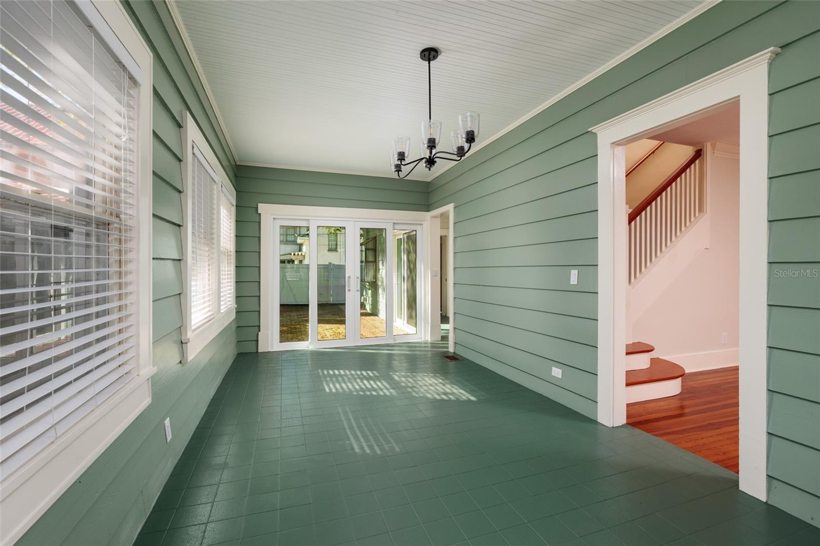 Image 14 of 46 For 756 17th Avenue Ne