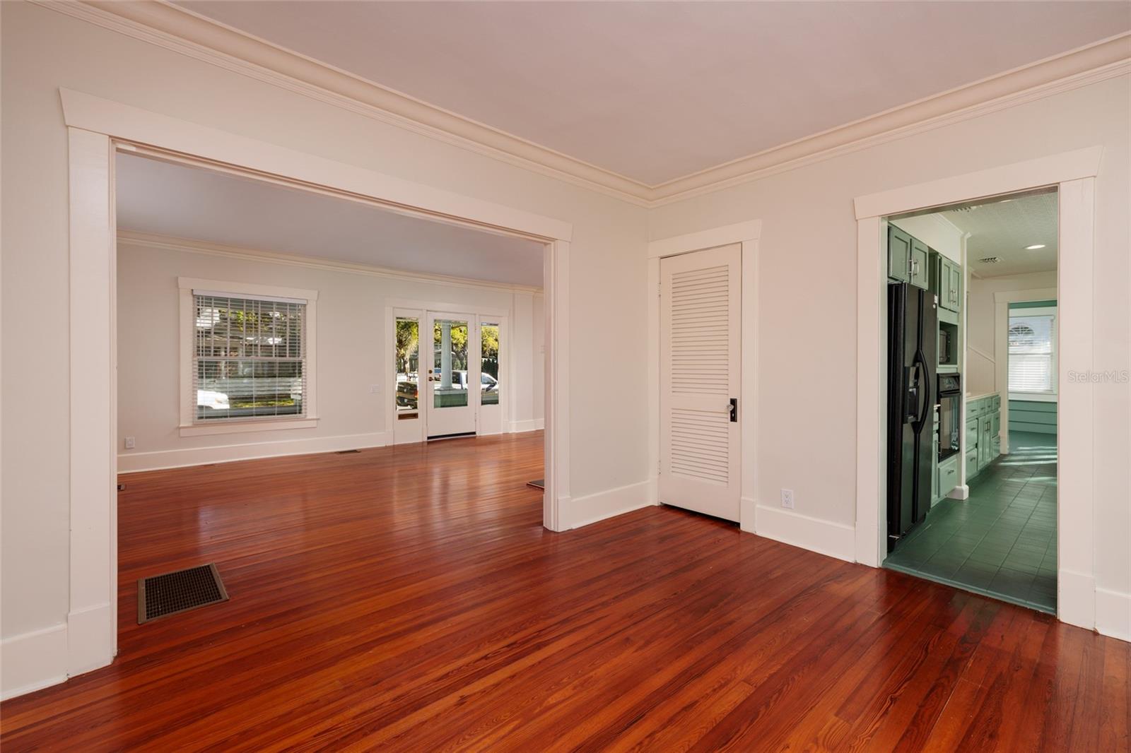 Image 15 of 46 For 756 17th Avenue Ne