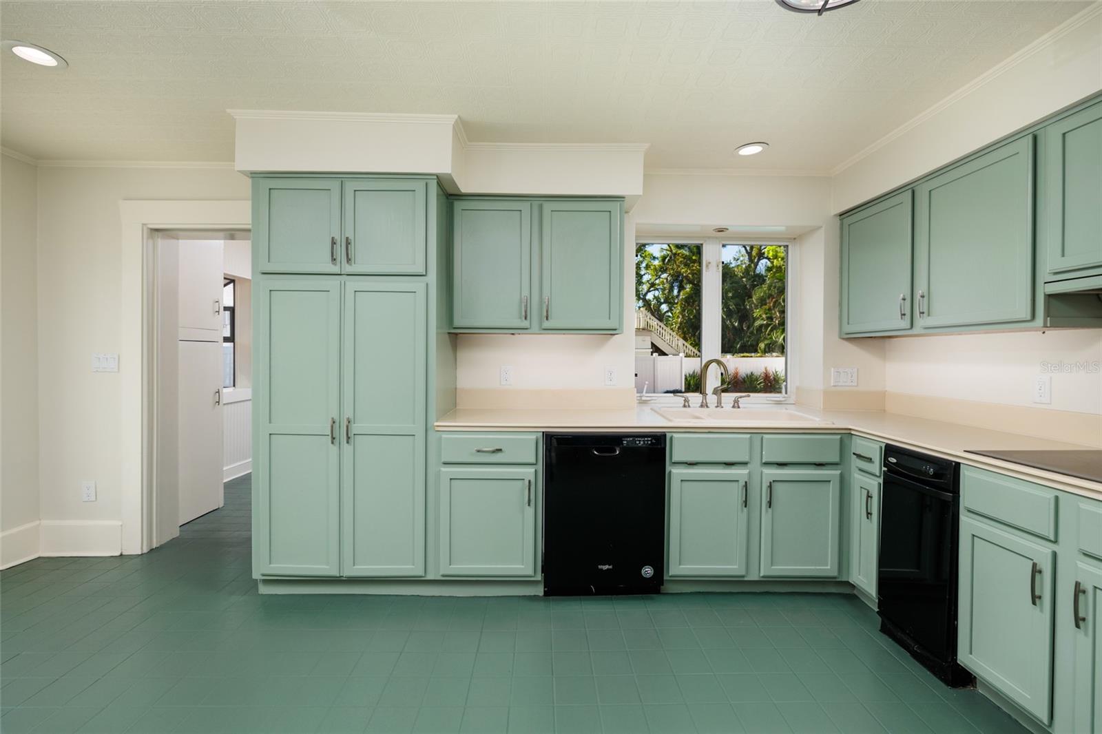 Image 17 of 46 For 756 17th Avenue Ne