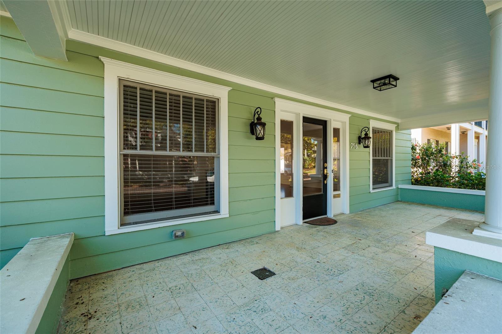 Image 2 of 46 For 756 17th Avenue Ne