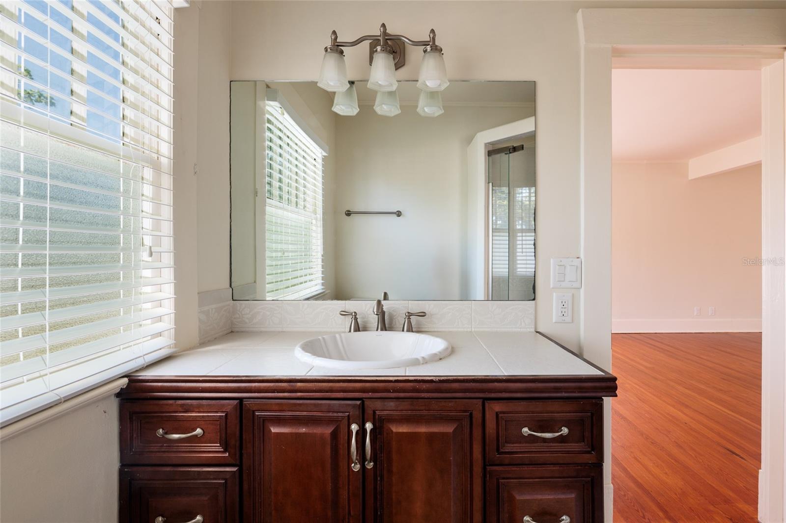 Image 24 of 46 For 756 17th Avenue Ne