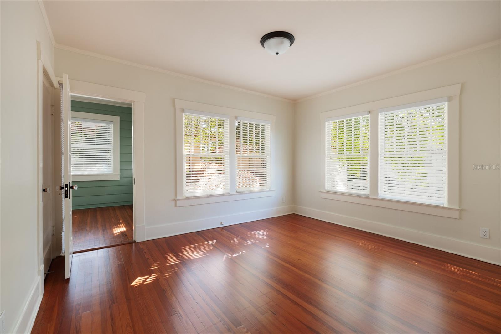 Image 26 of 46 For 756 17th Avenue Ne