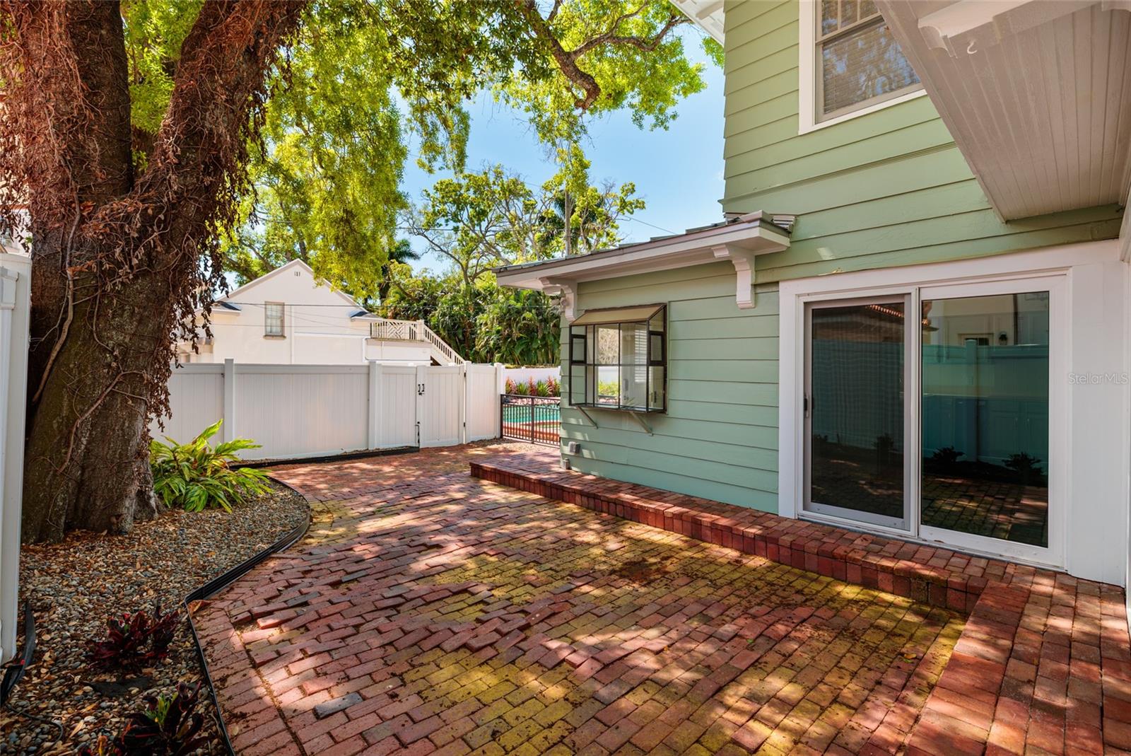 Image 28 of 46 For 756 17th Avenue Ne