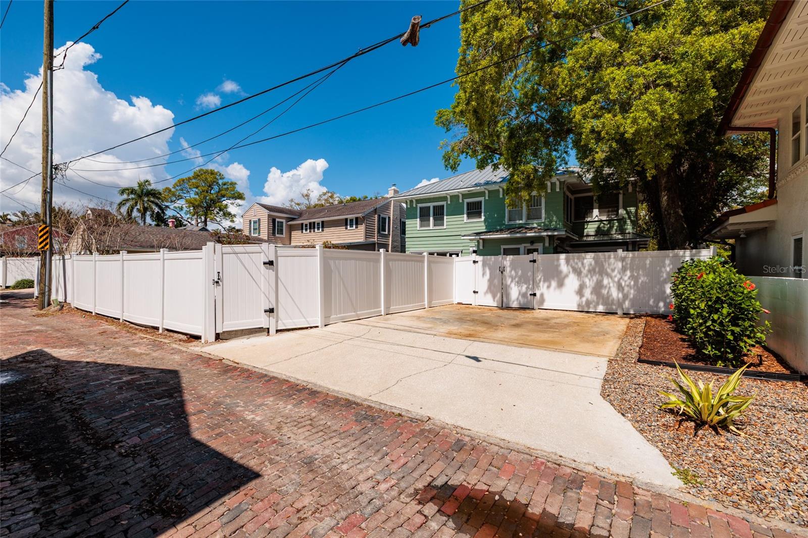 Image 32 of 46 For 756 17th Avenue Ne