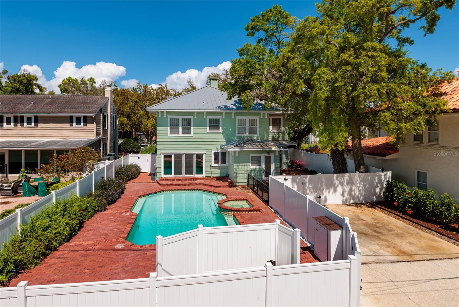 Image 41 of 46 For 756 17th Avenue Ne