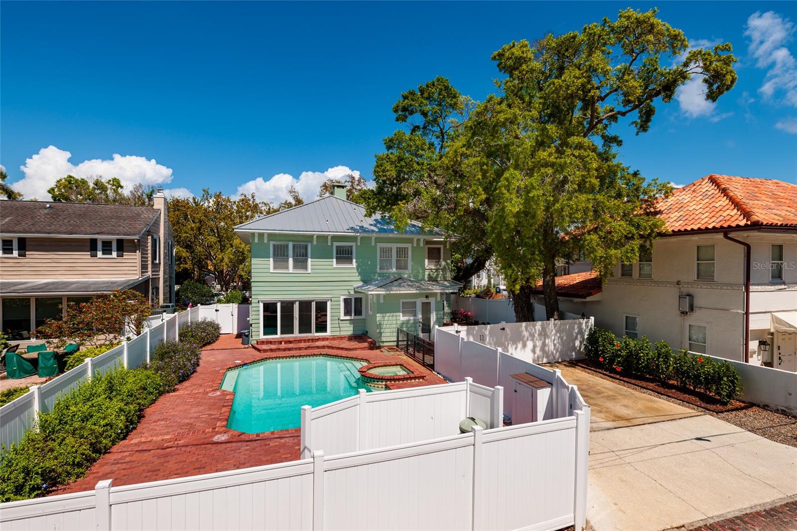 Image 42 of 46 For 756 17th Avenue Ne