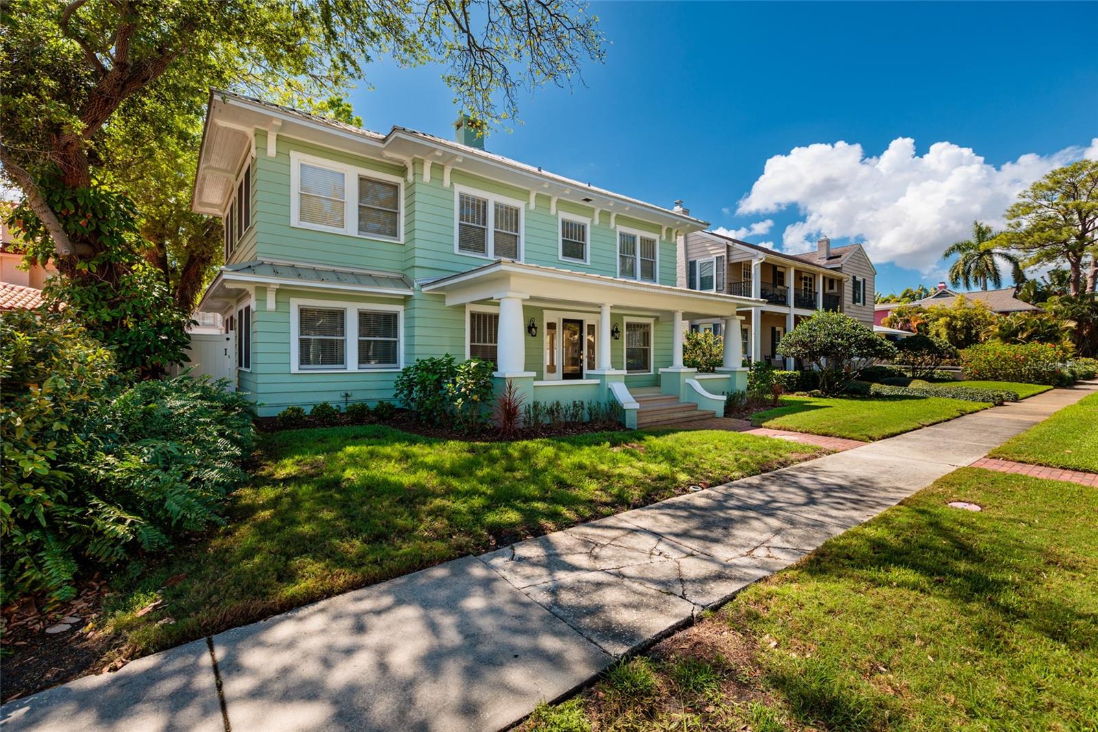 Image 6 of 46 For 756 17th Avenue Ne