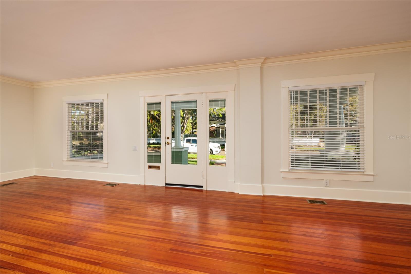 Image 8 of 46 For 756 17th Avenue Ne