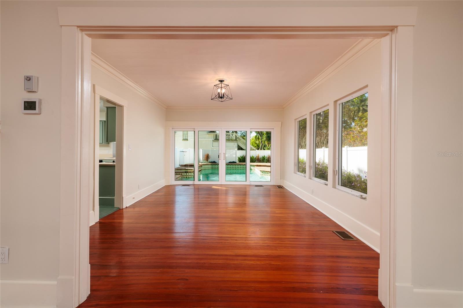 Image 9 of 46 For 756 17th Avenue Ne