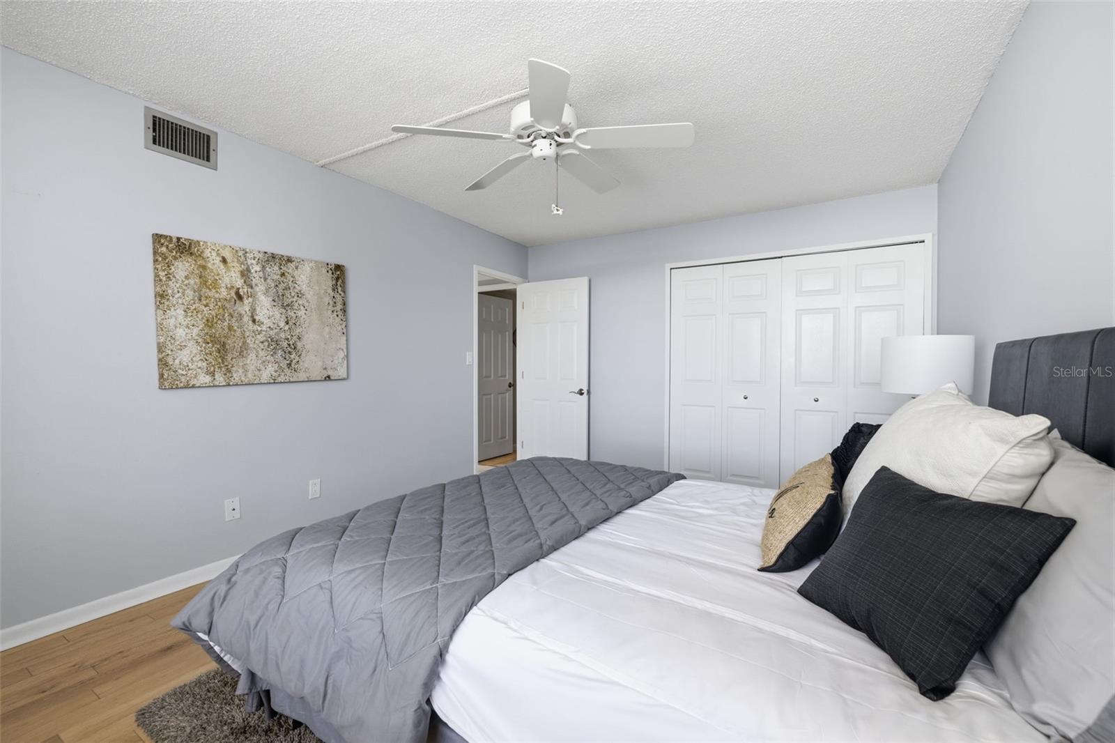 Image 18 of 59 For 9495 Blind Pass Road 905