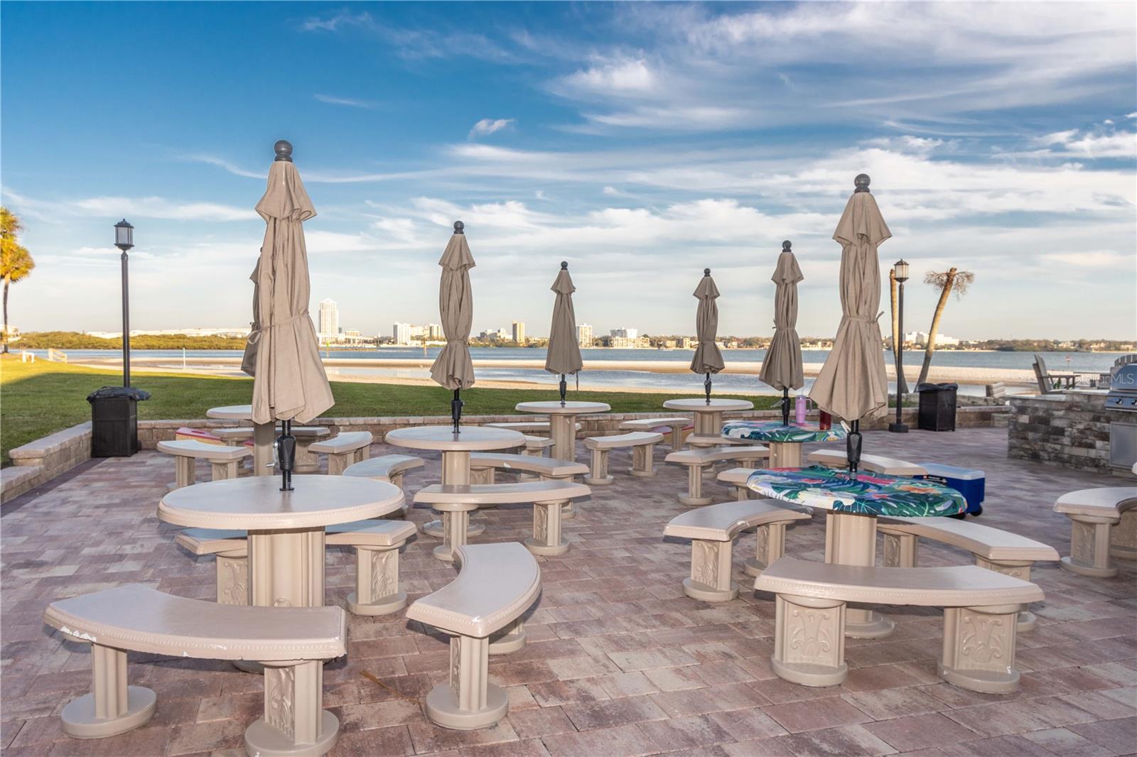 Image 37 of 39 For 830 Gulfview Boulevard 501