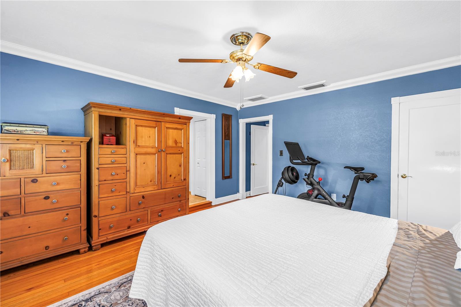 Image 17 of 38 For 126 30th Avenue N