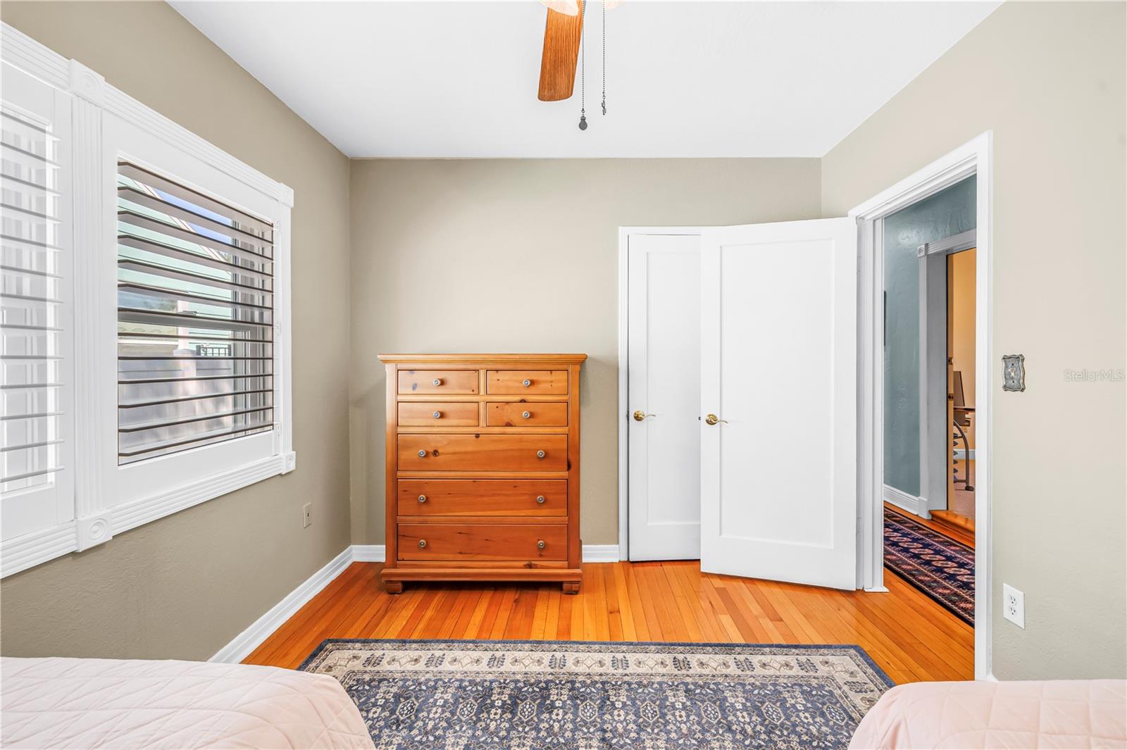 Image 20 of 38 For 126 30th Avenue N