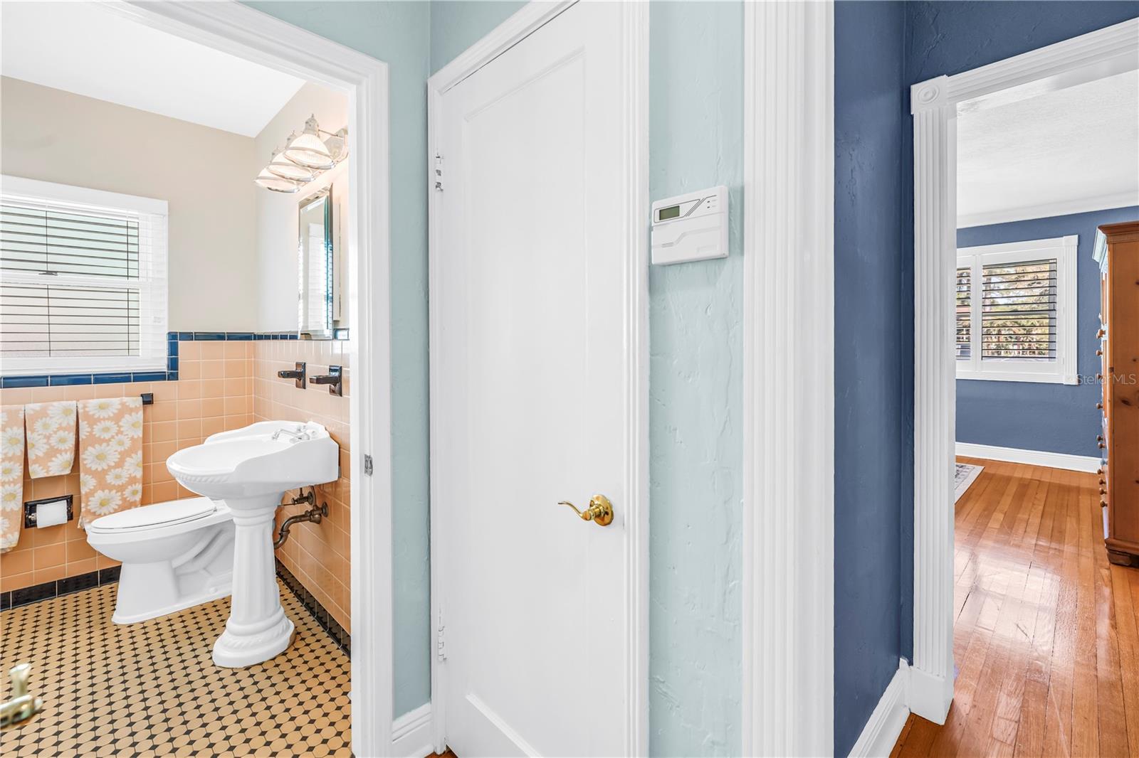 Image 22 of 38 For 126 30th Avenue N