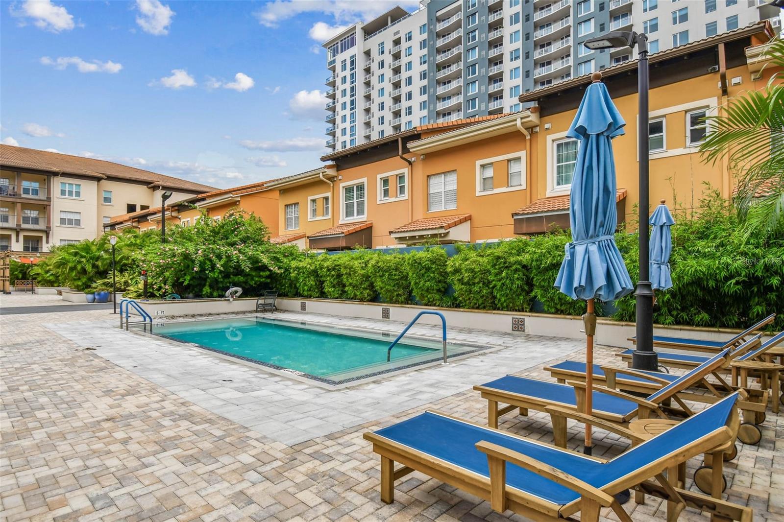 Image 13 of 52 For 200 4th Avenue S 209