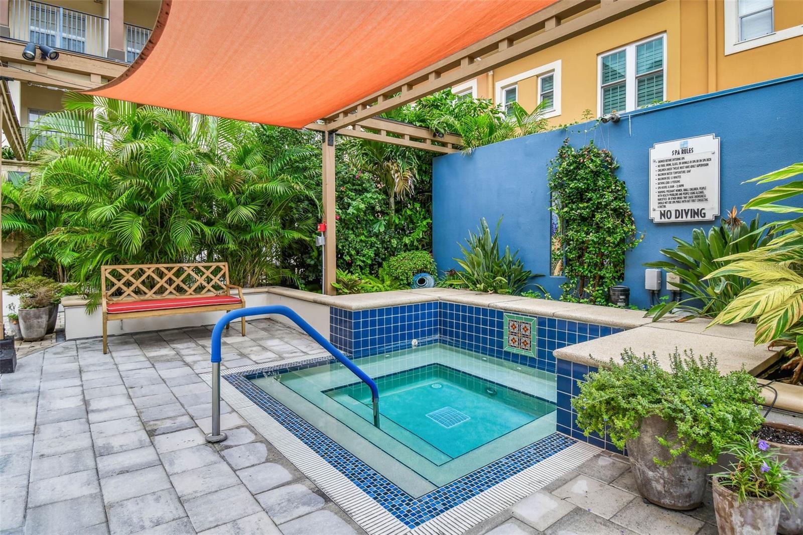 Image 14 of 52 For 200 4th Avenue S 209