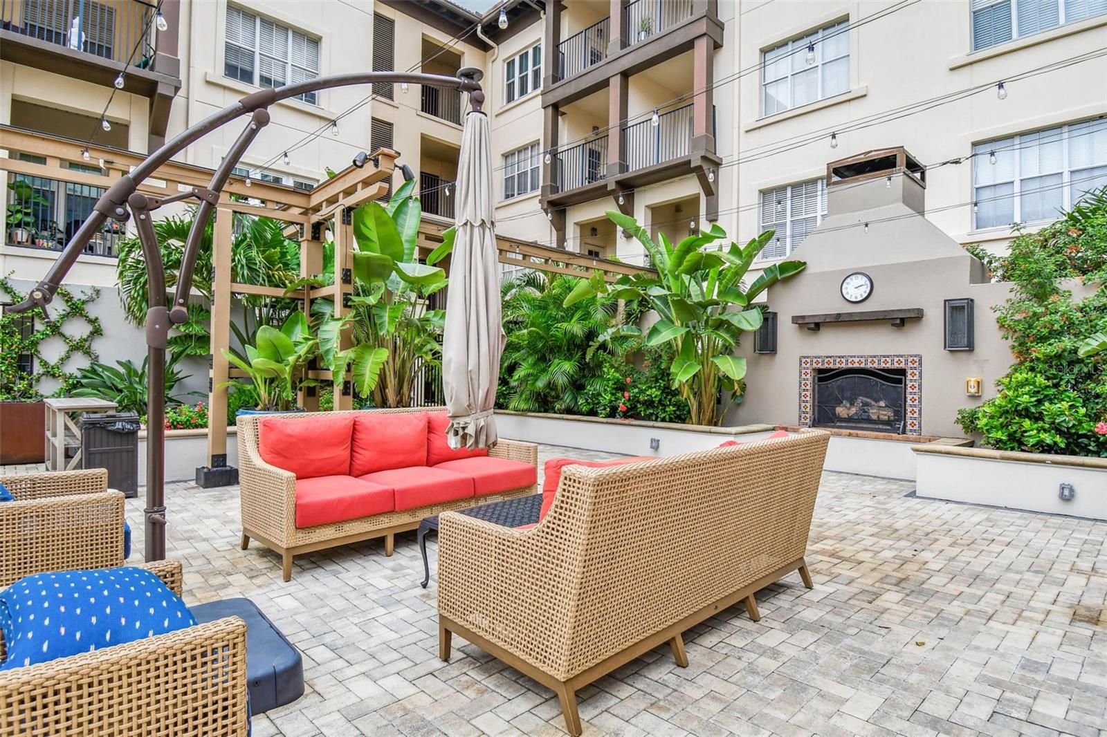 Image 15 of 52 For 200 4th Avenue S 209