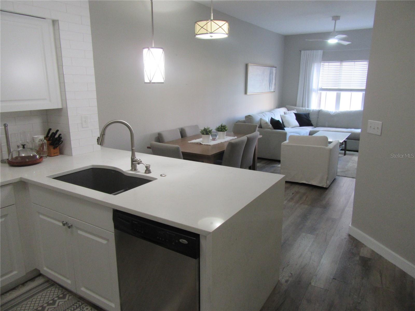 Image 20 of 52 For 200 4th Avenue S 209