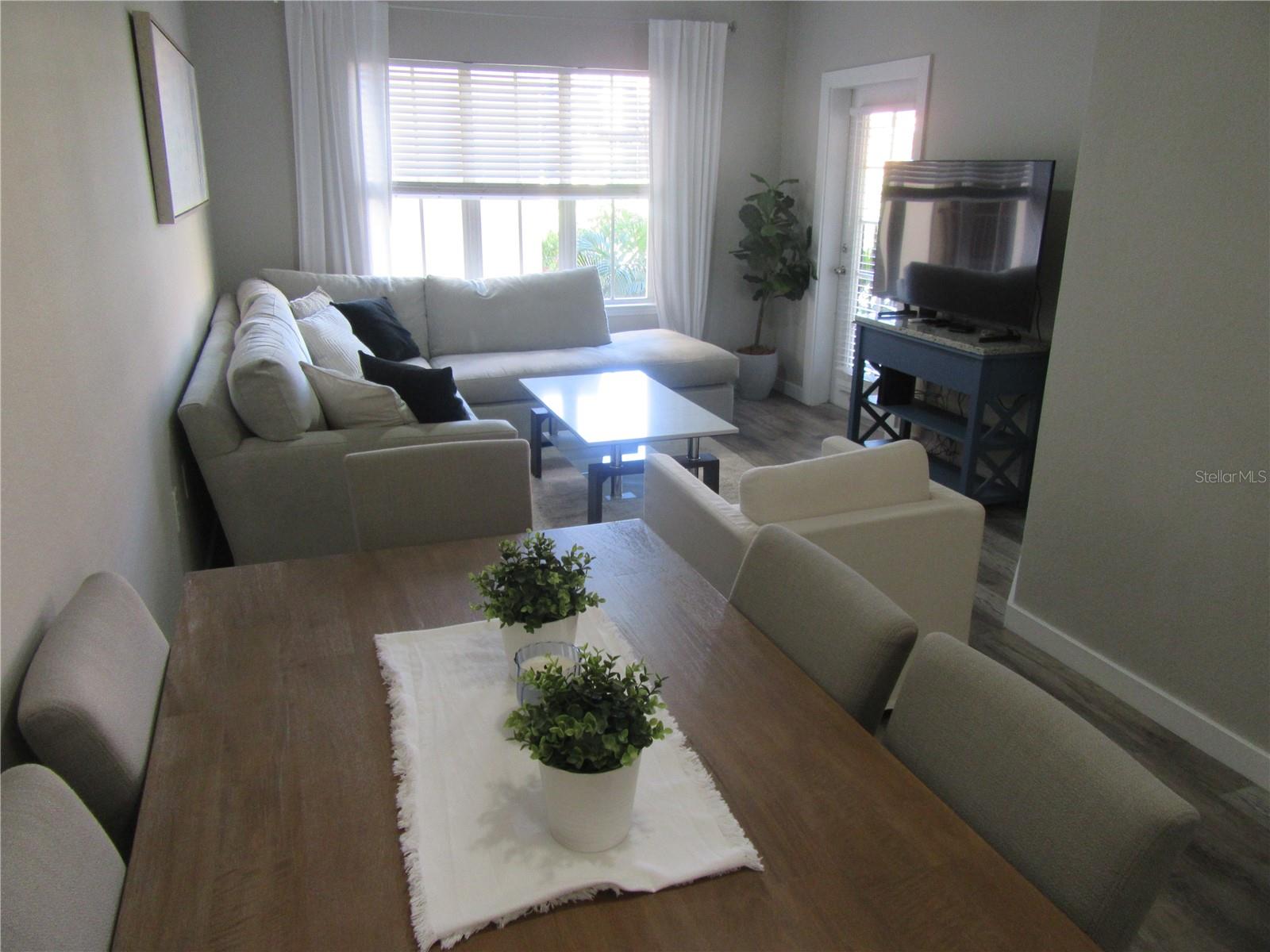 Image 27 of 52 For 200 4th Avenue S 209