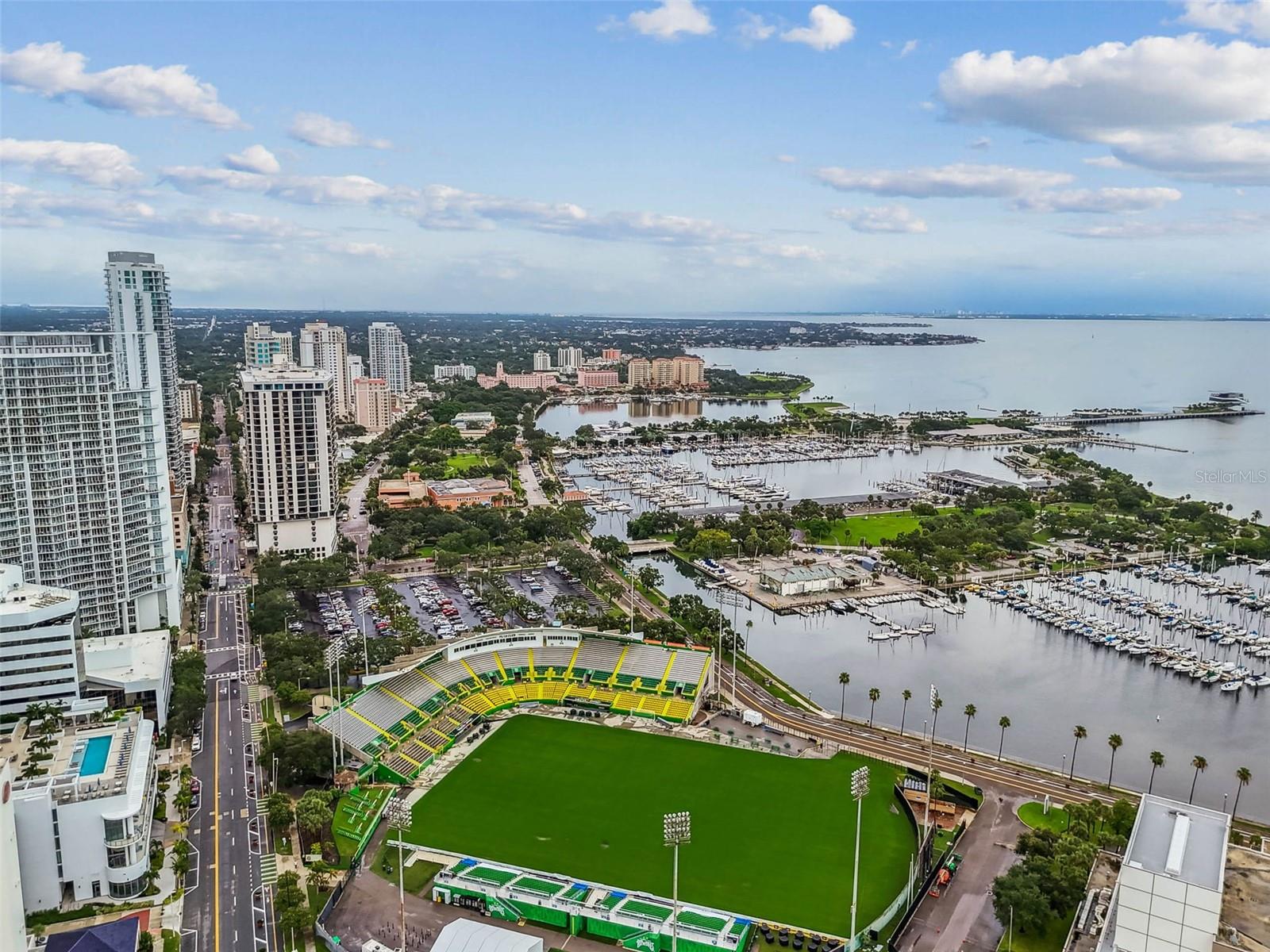 Image 3 of 52 For 200 4th Avenue S 209