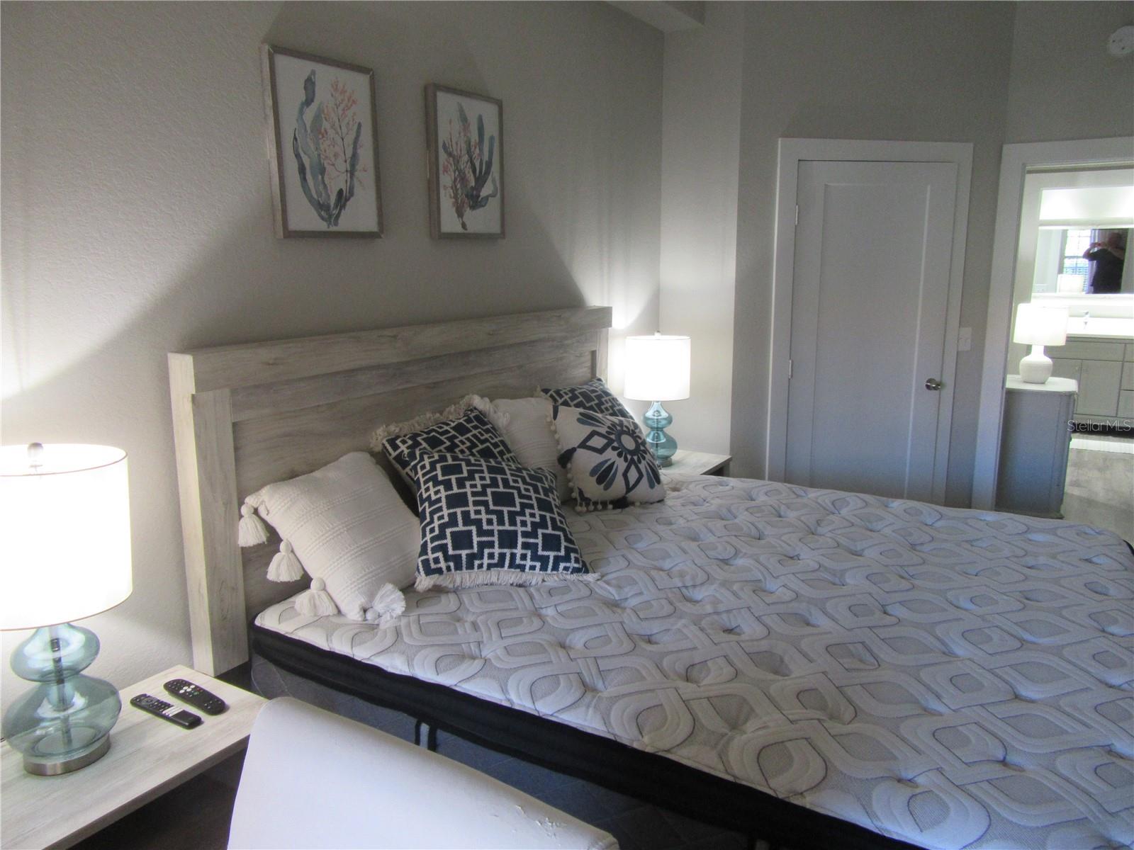 Image 32 of 52 For 200 4th Avenue S 209