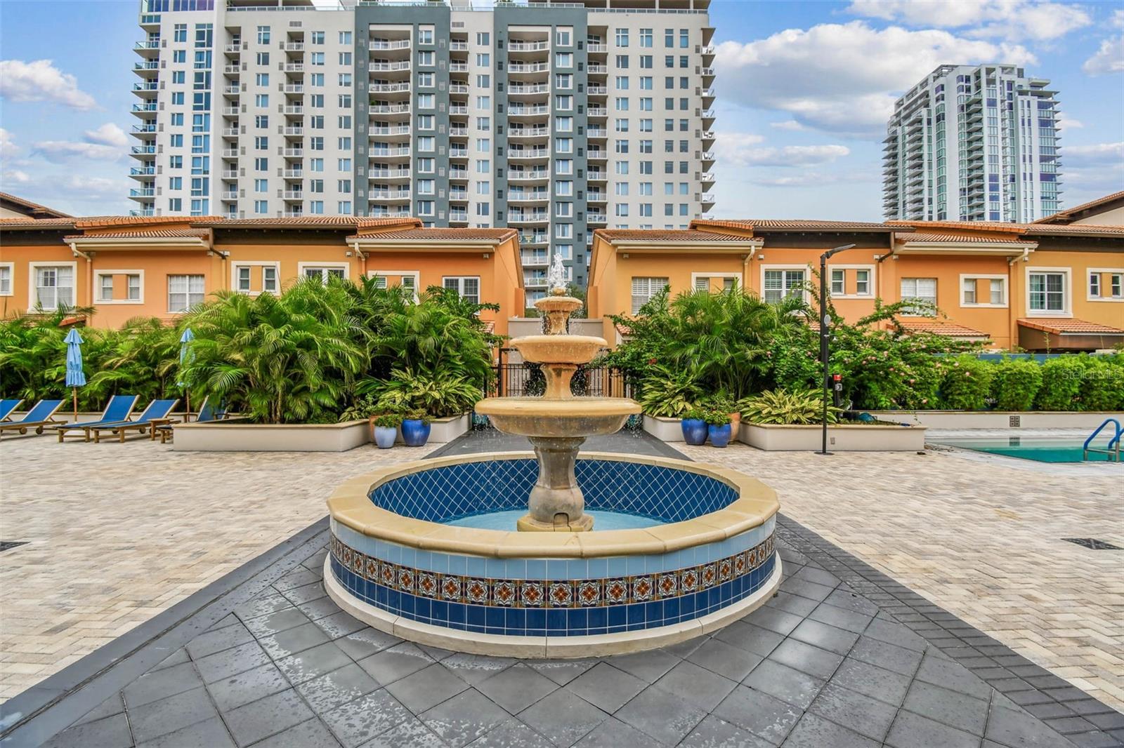 Image 9 of 52 For 200 4th Avenue S 209