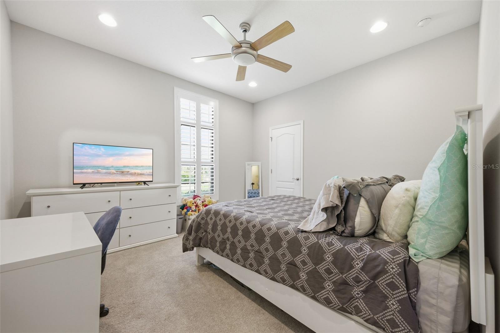 Image 32 of 91 For 15815 31st Street E