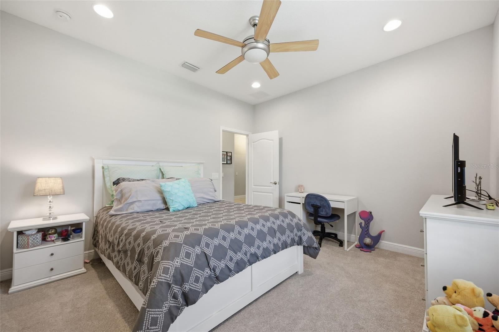 Image 33 of 91 For 15815 31st Street E