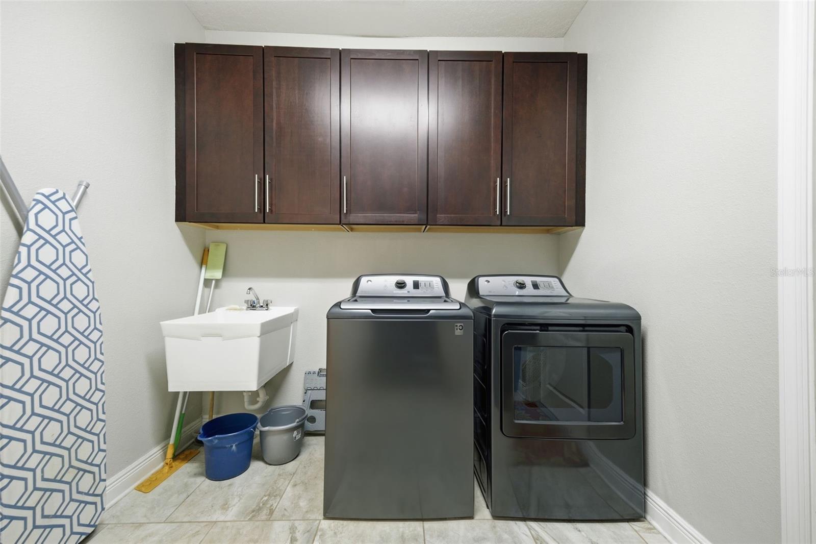 Image 49 of 91 For 15815 31st Street E