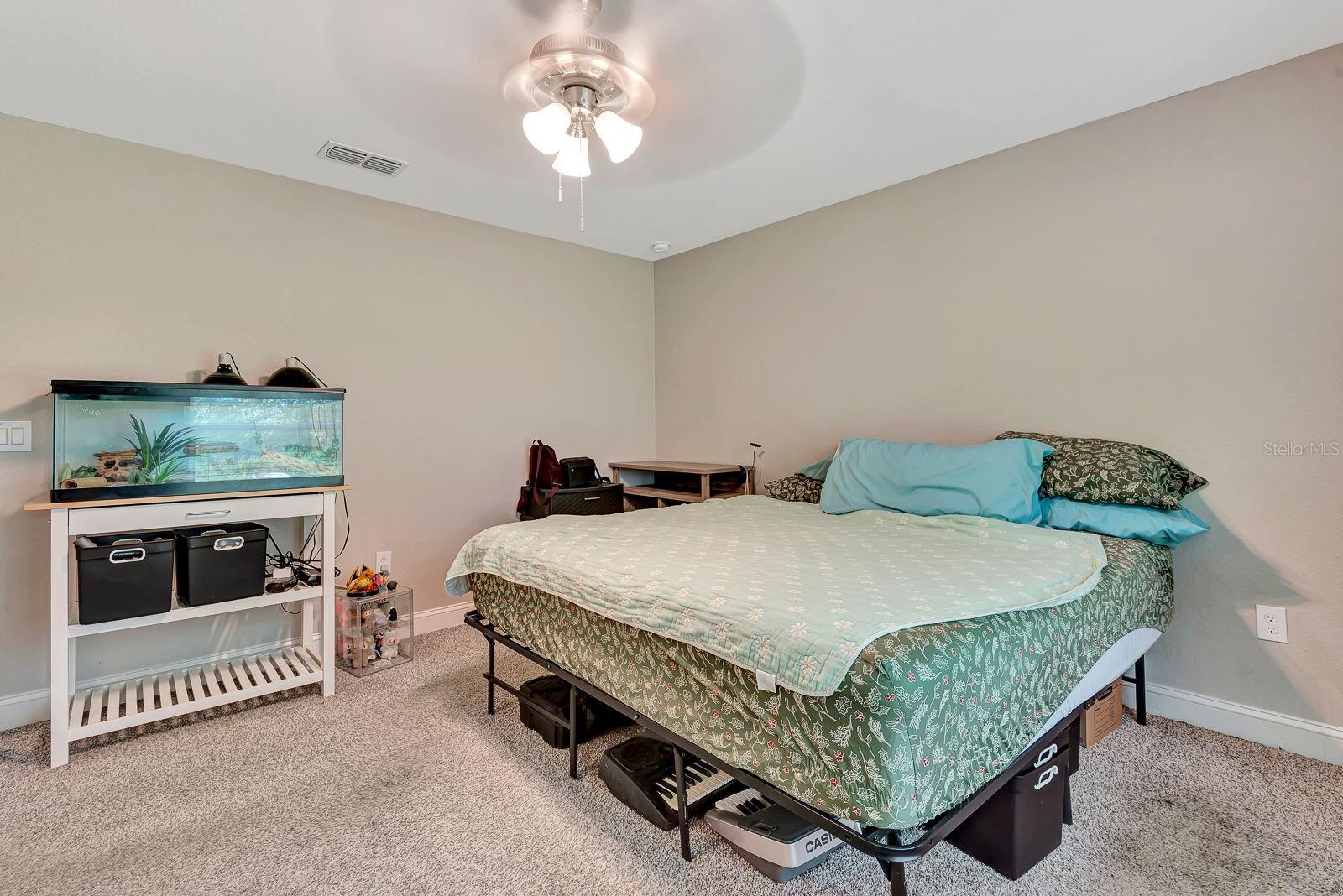 Image 18 of 34 For 1943 Elliott Street