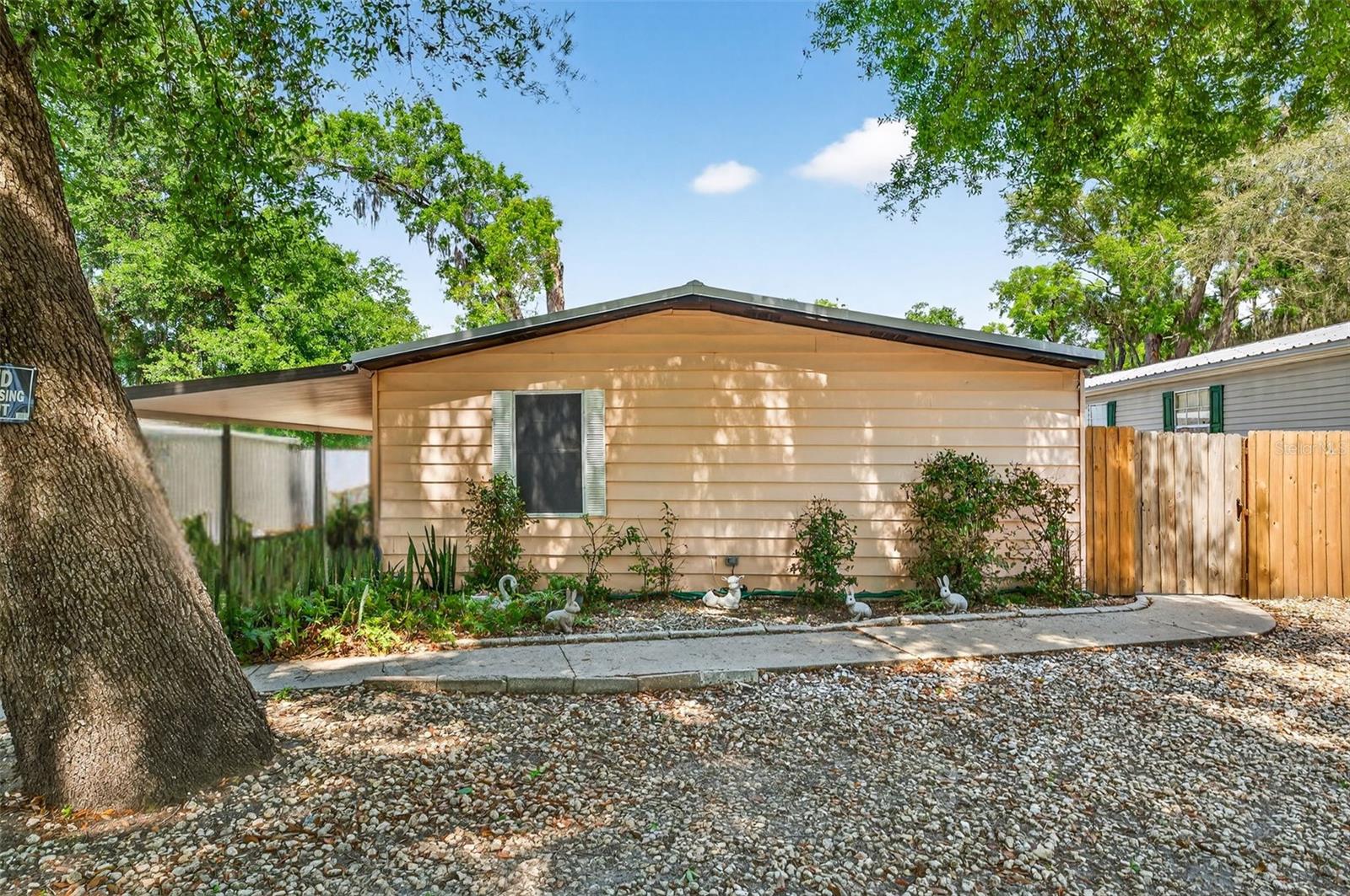 Details for 10510 Bay Hills Circle, THONOTOSASSA, FL 33592